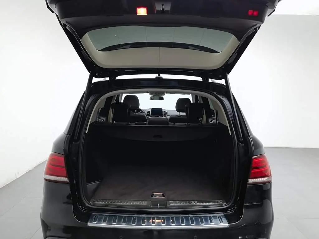 Mercedes-Benz GLE 2018 — Photo 16/20