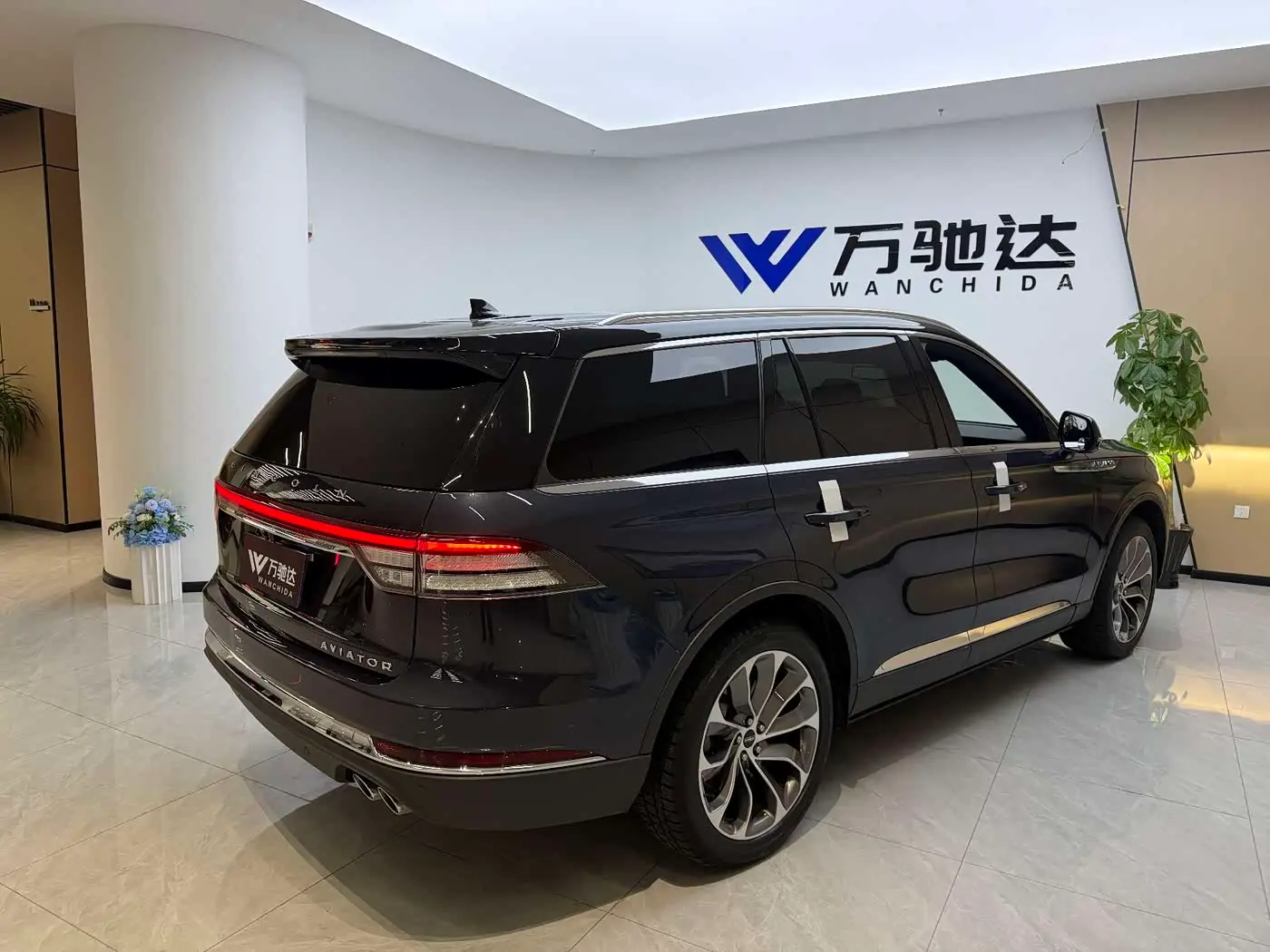 Lincoln Aviator 2021 — Photo 5/9