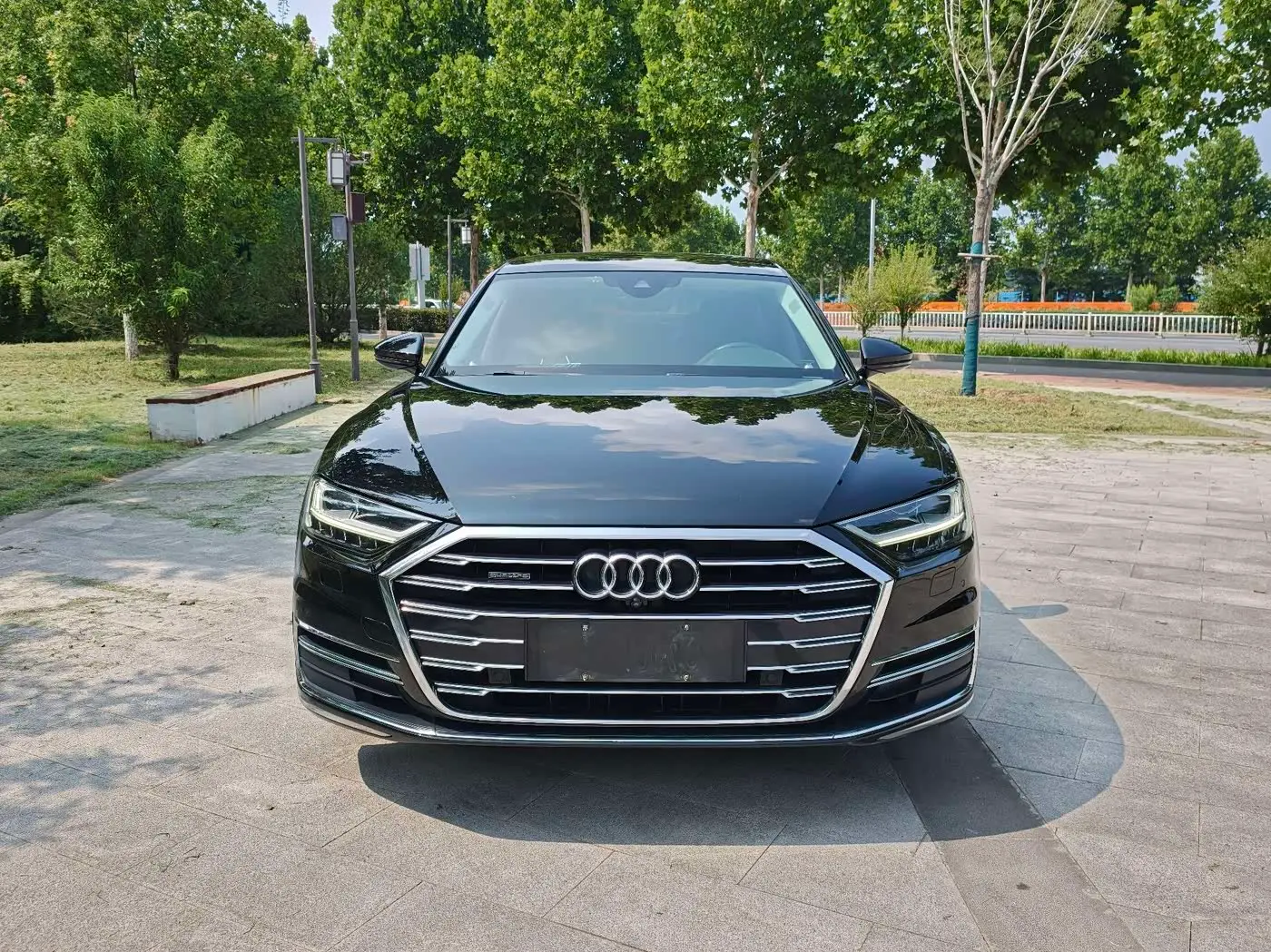 Audi A8 2019 — Фото 2/20