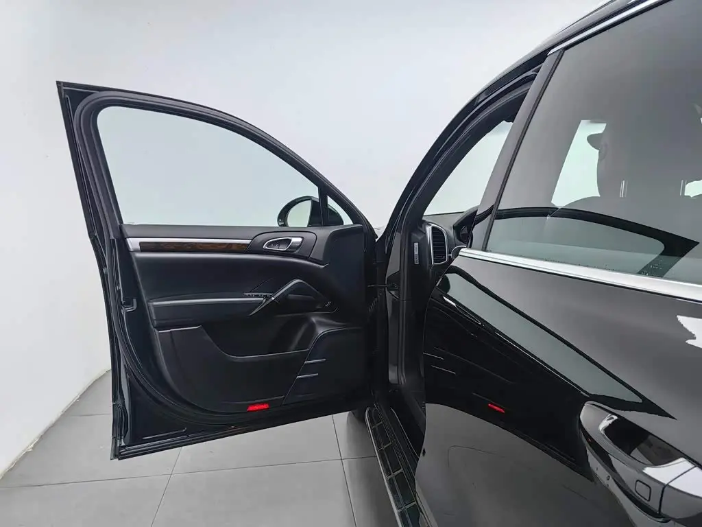 Porsche Cayenne 2018 — Photo 15/20