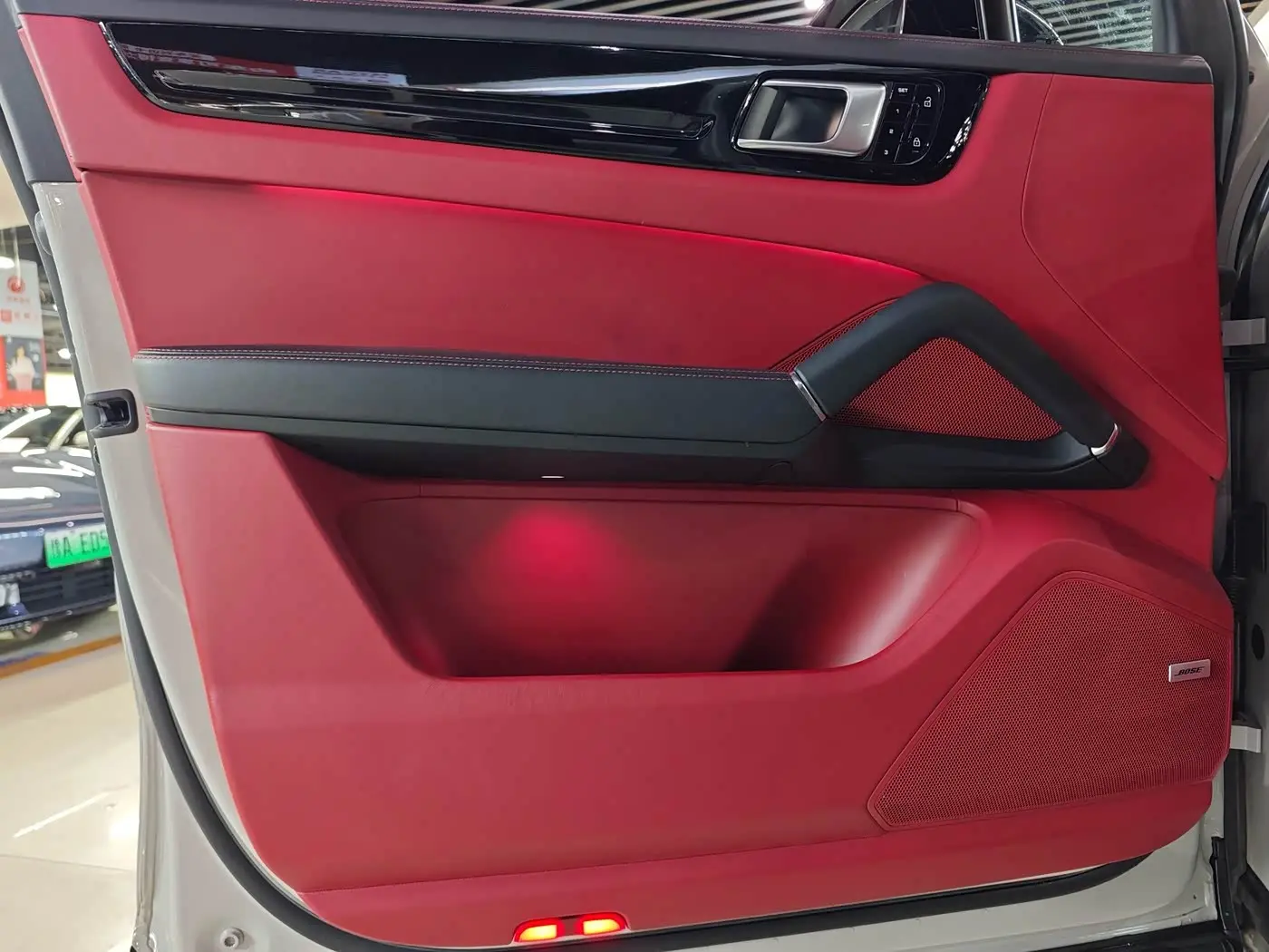 Porsche Cayenne 2020 — Photo 6/17