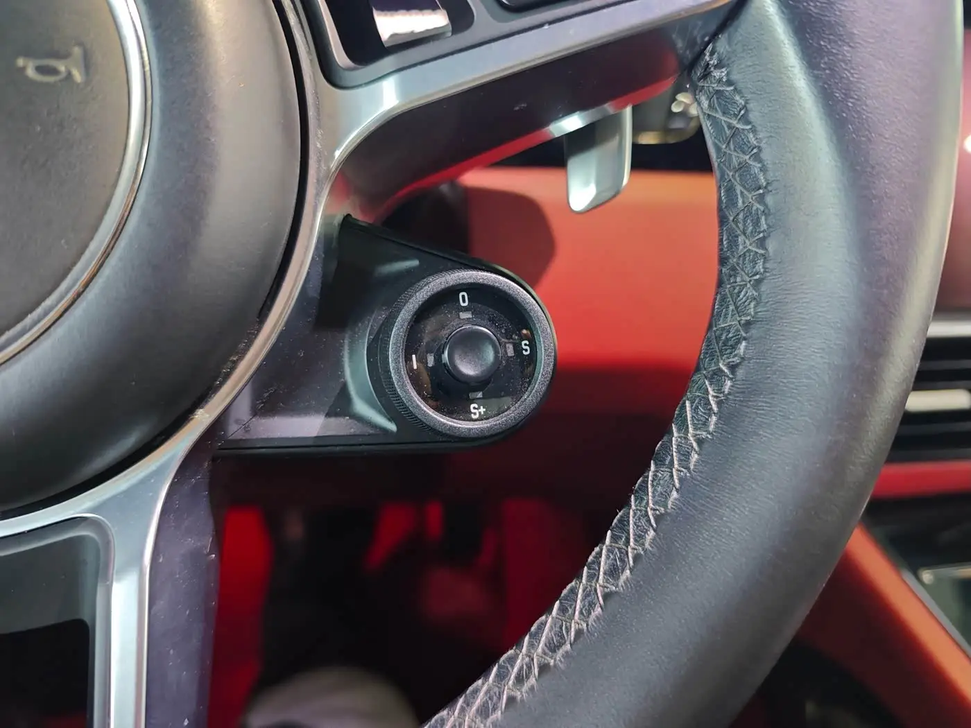 Porsche Cayenne 2020 — Photo 14/17