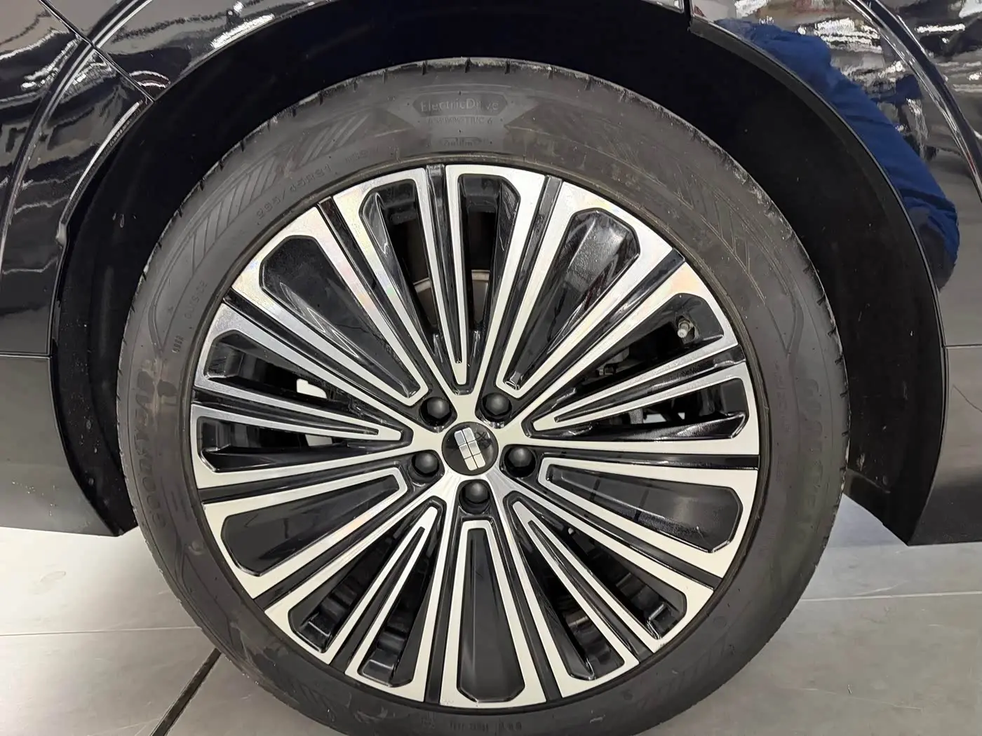 Geely Galaxy Galaxy M9 2025 — Şəkil 14/15