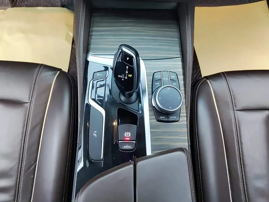 BMW 5 Series 2019 — Фото 16/16