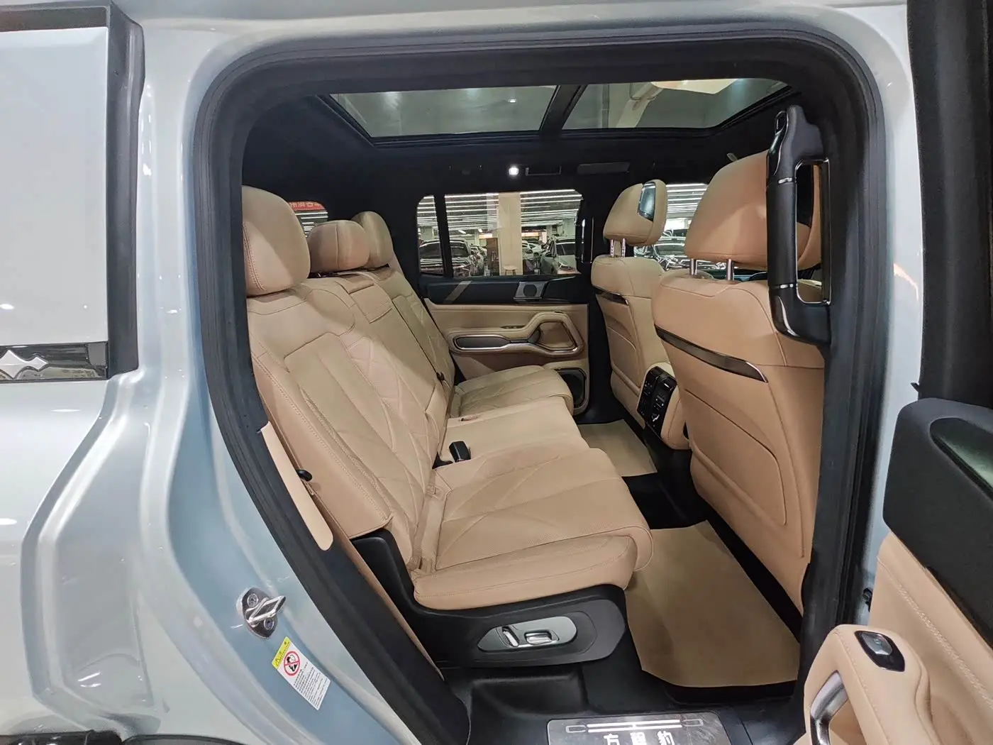 Fang Cheng Bao Leopard 8 2025 — Photo 15/20