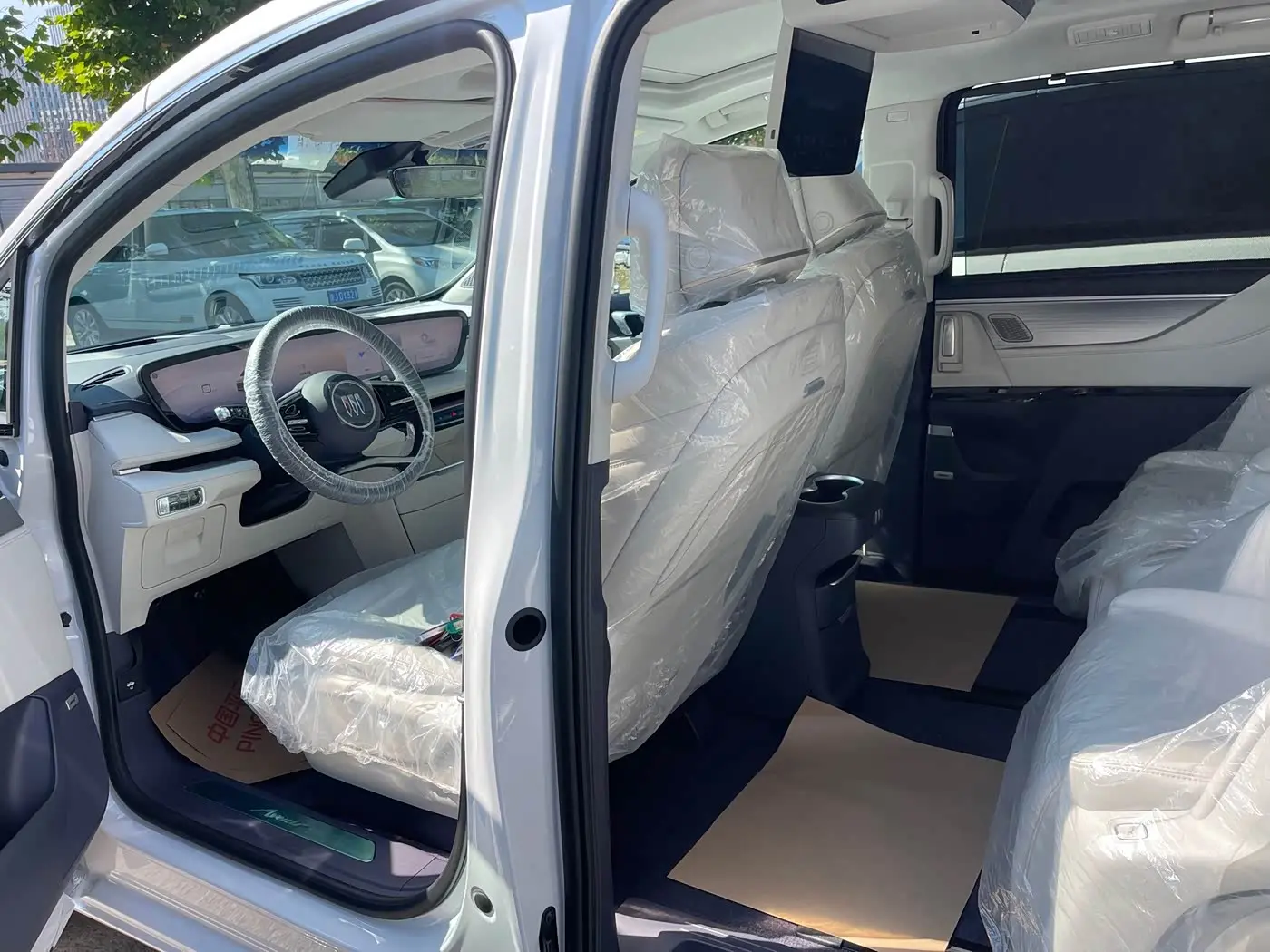 Buick GL8 New Energy 2026 — Photo 12/20