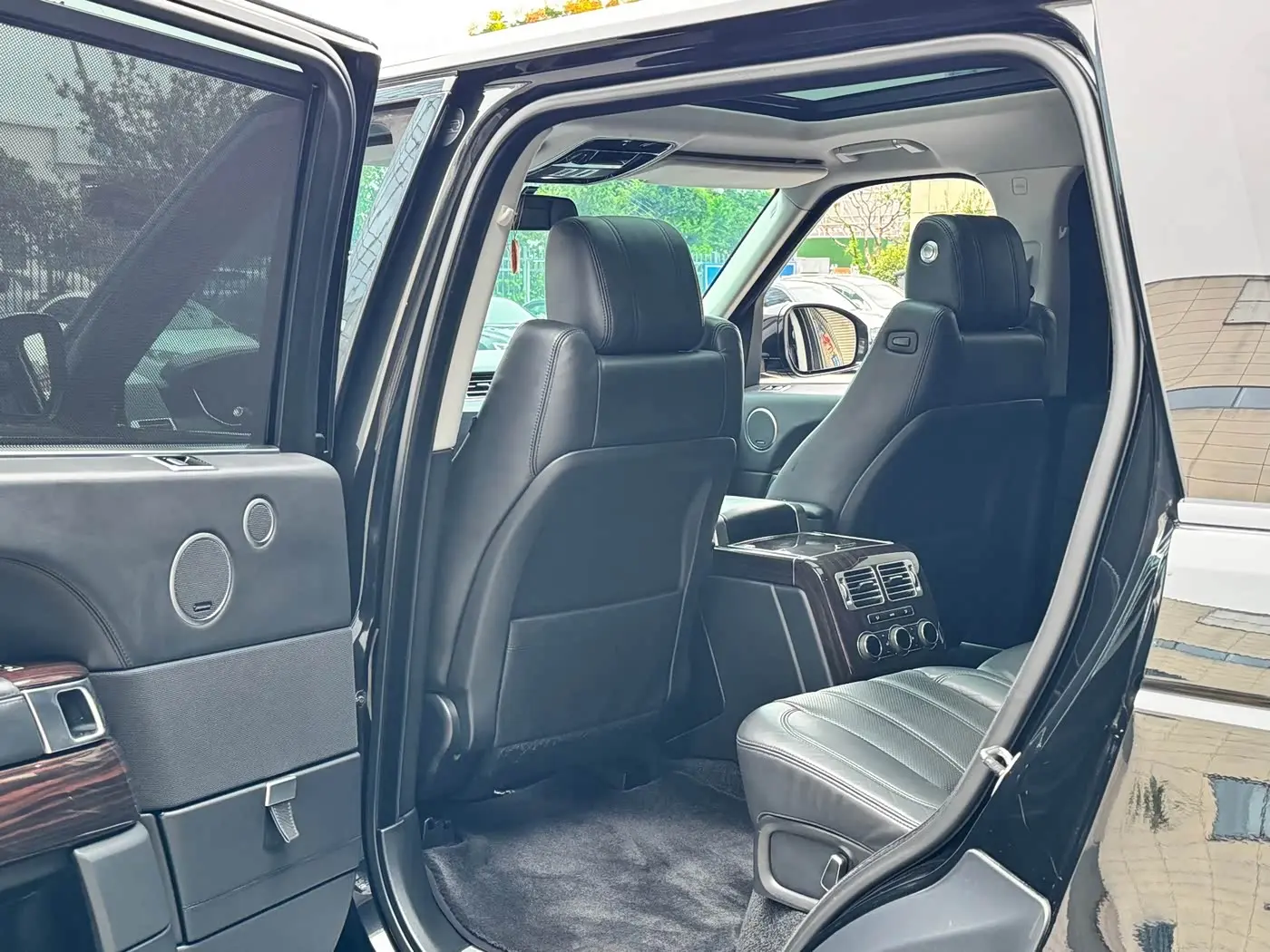 Land Rover Range Rover 2015 — Photo 12/20