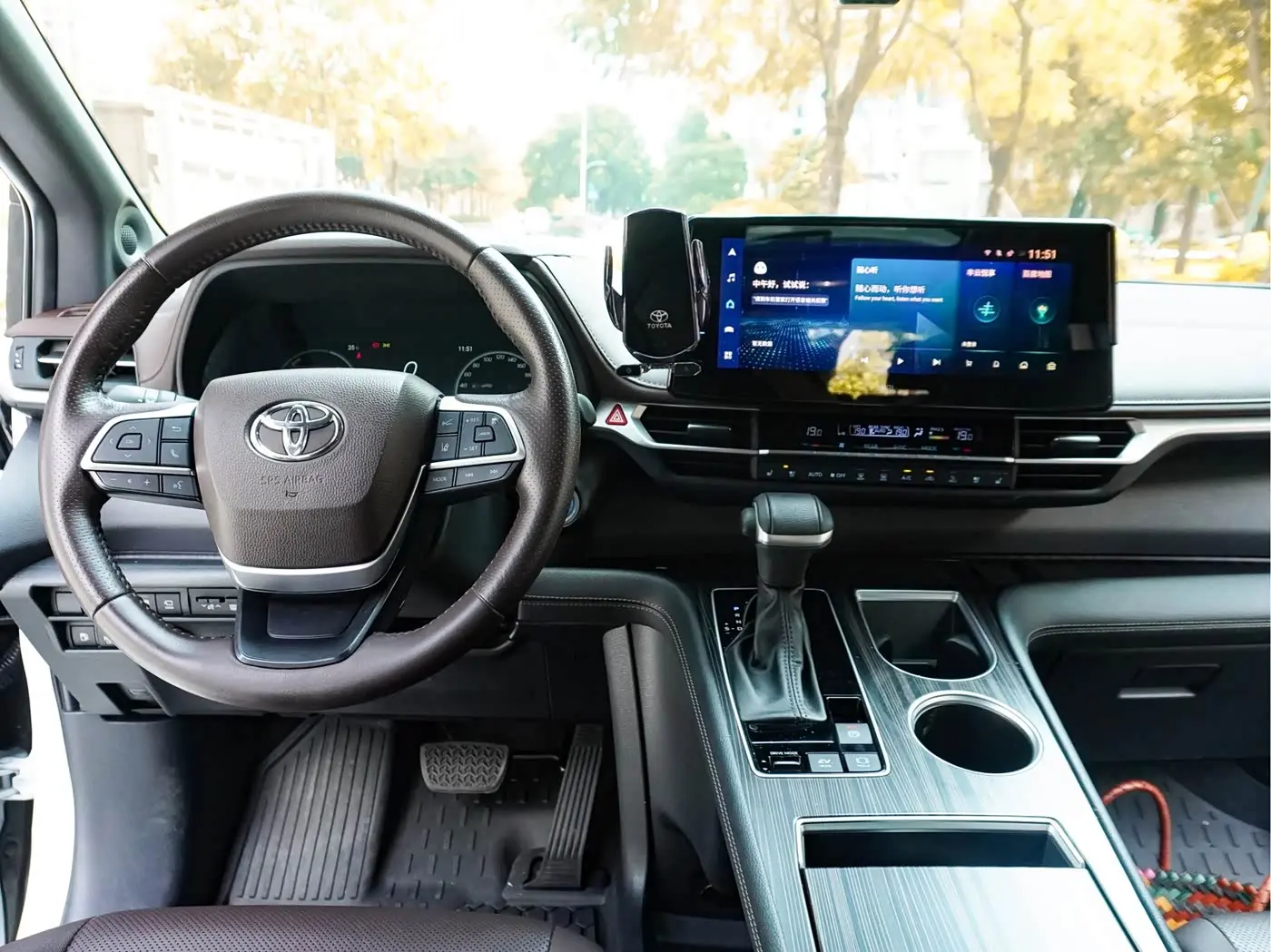 Toyota Sienna 2022 — Photo 16/20