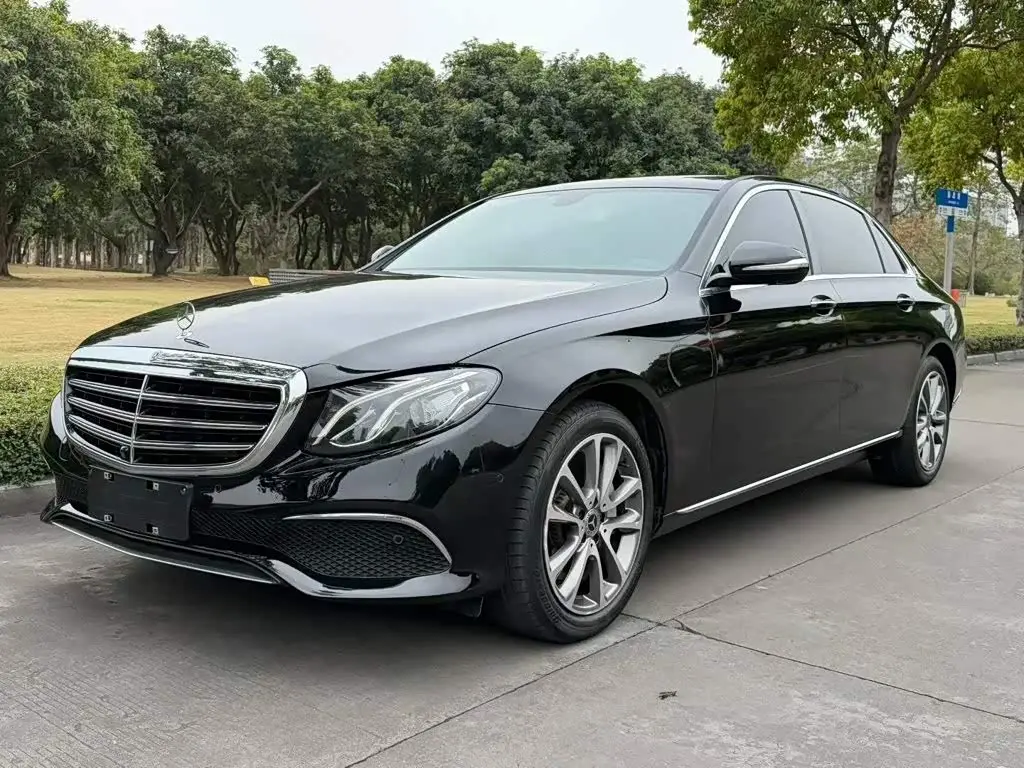 Mercedes-Benz E-Class 2018 — Фото 1/9