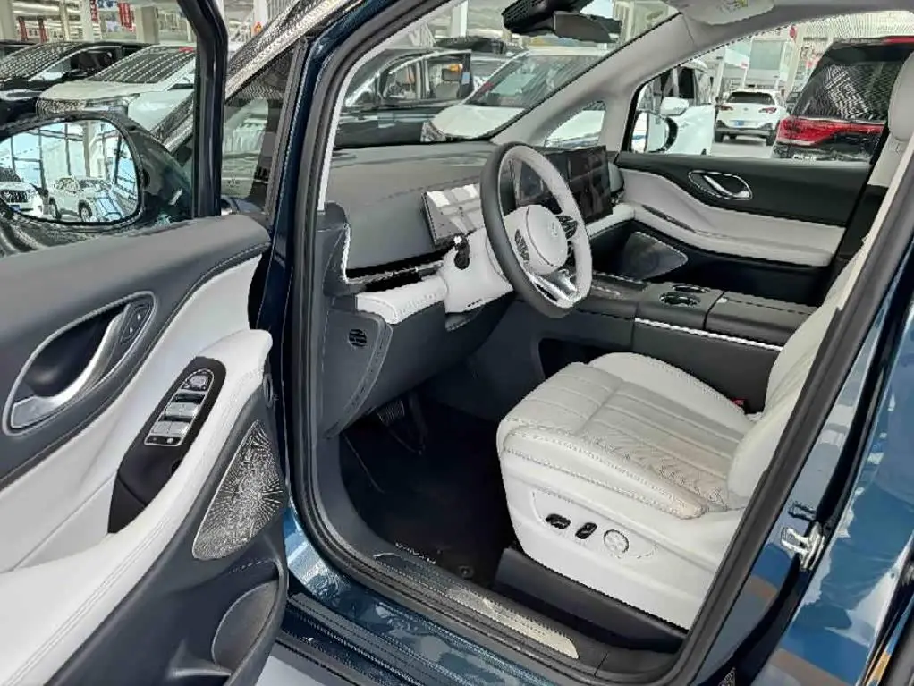 Voyah Auto Voyah Dreamer 2025 — Photo 5/9