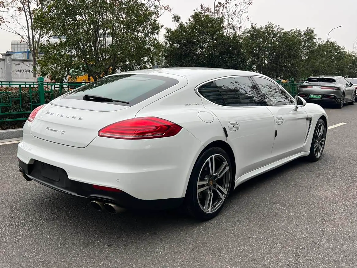 Porsche Panamera 2015 — Photo 19/20