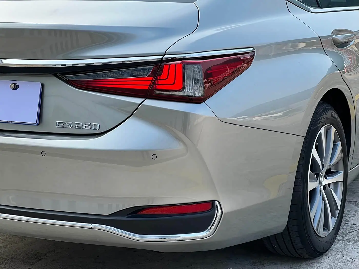 Lexus ES 2019 — Фото 4/20