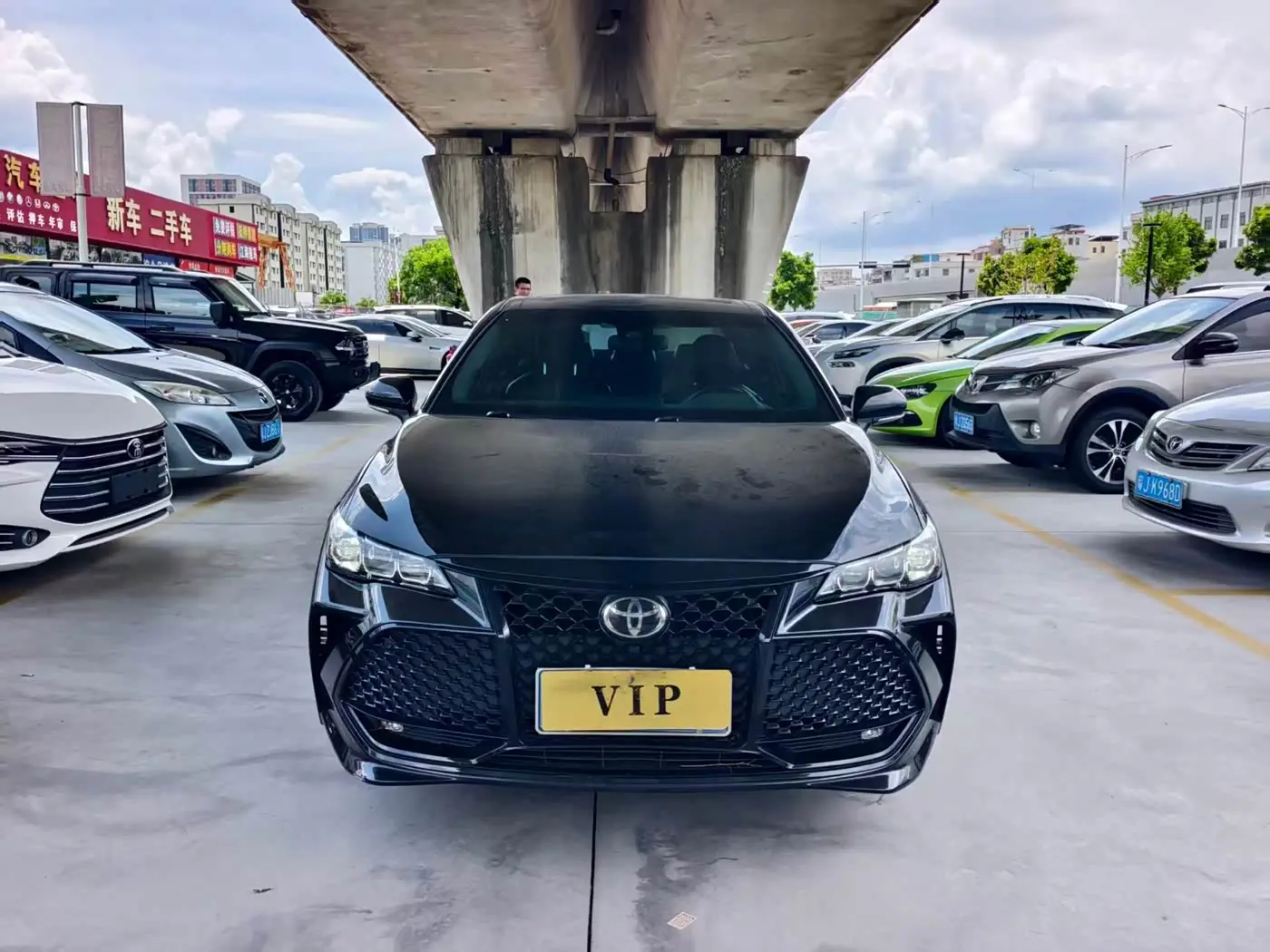 Toyota Avalon 2019 — Photo 3/12