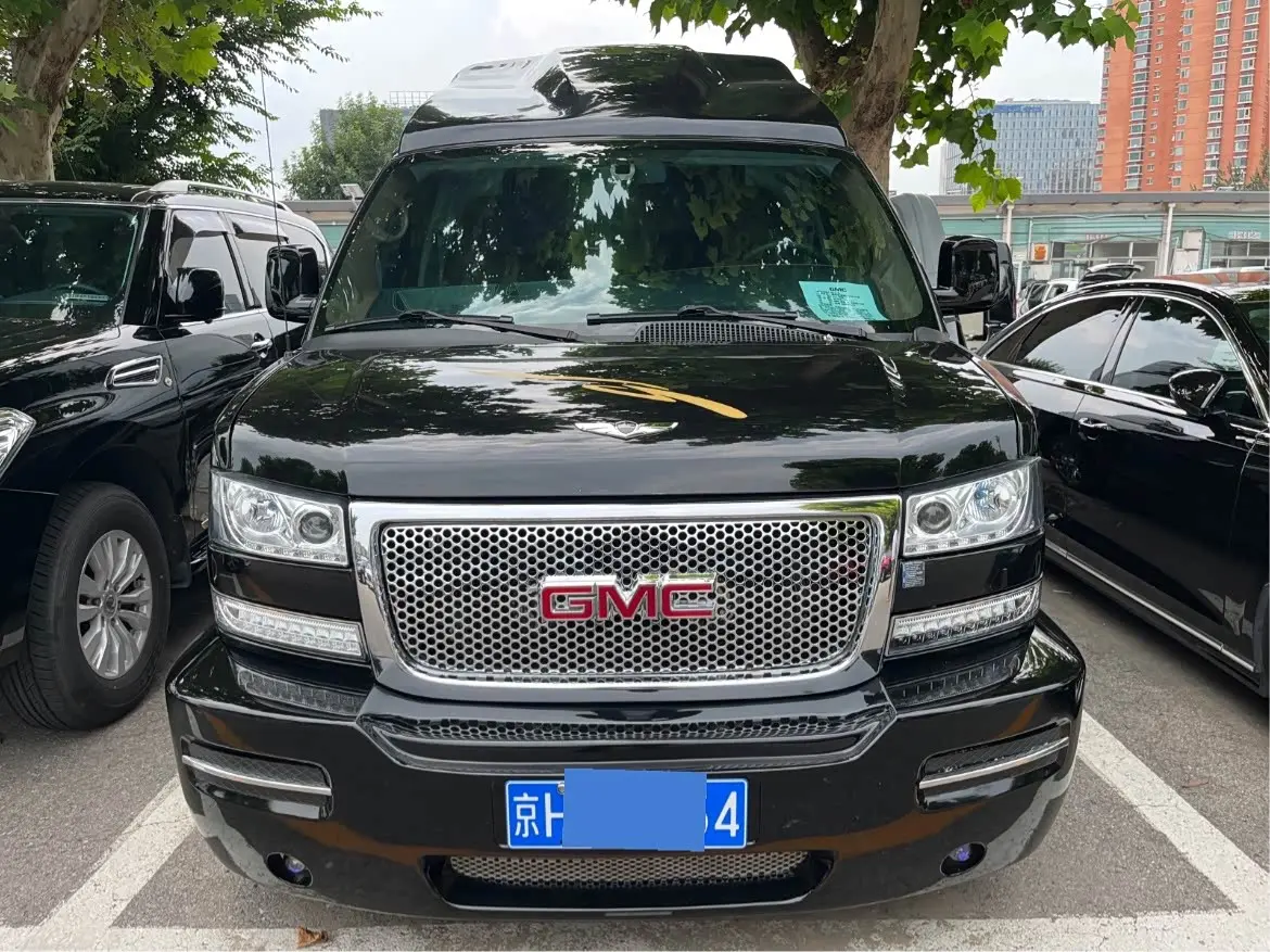 GMC Savana 2016 — Photo 2/20