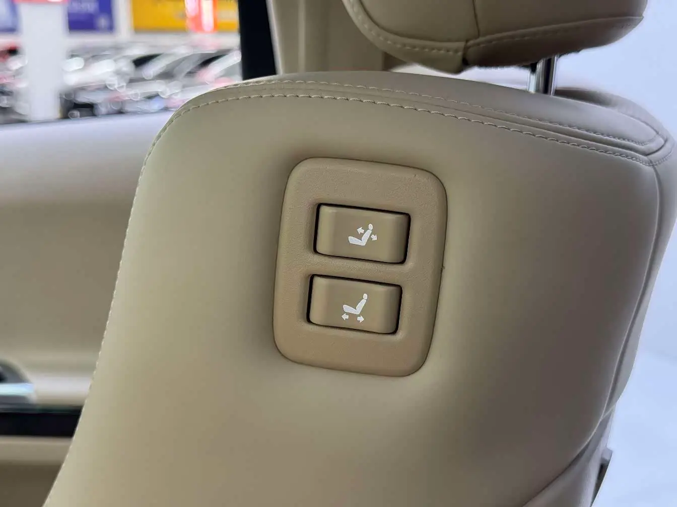 Toyota Alphard 2011 — Photo 11/15