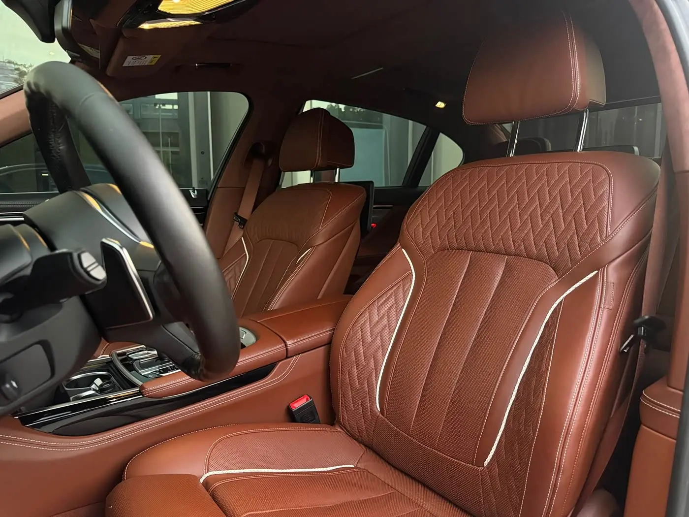 BMW 7 Series 2018 — Фото 18/20