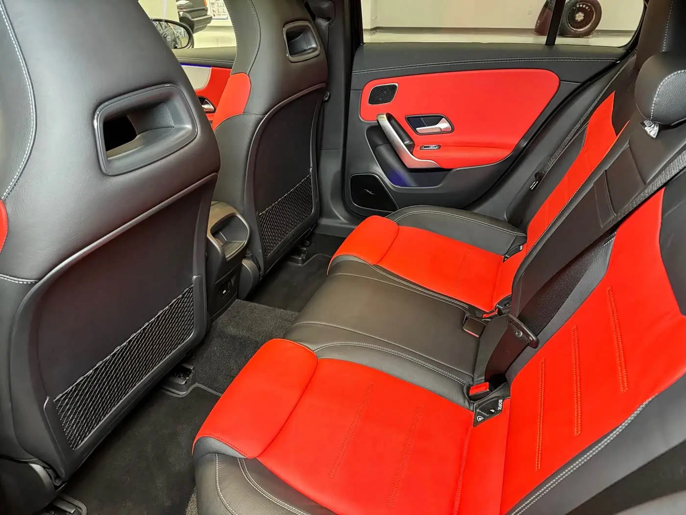 Mercedes-Benz A-Class AMG 2025 — Фото 8/14