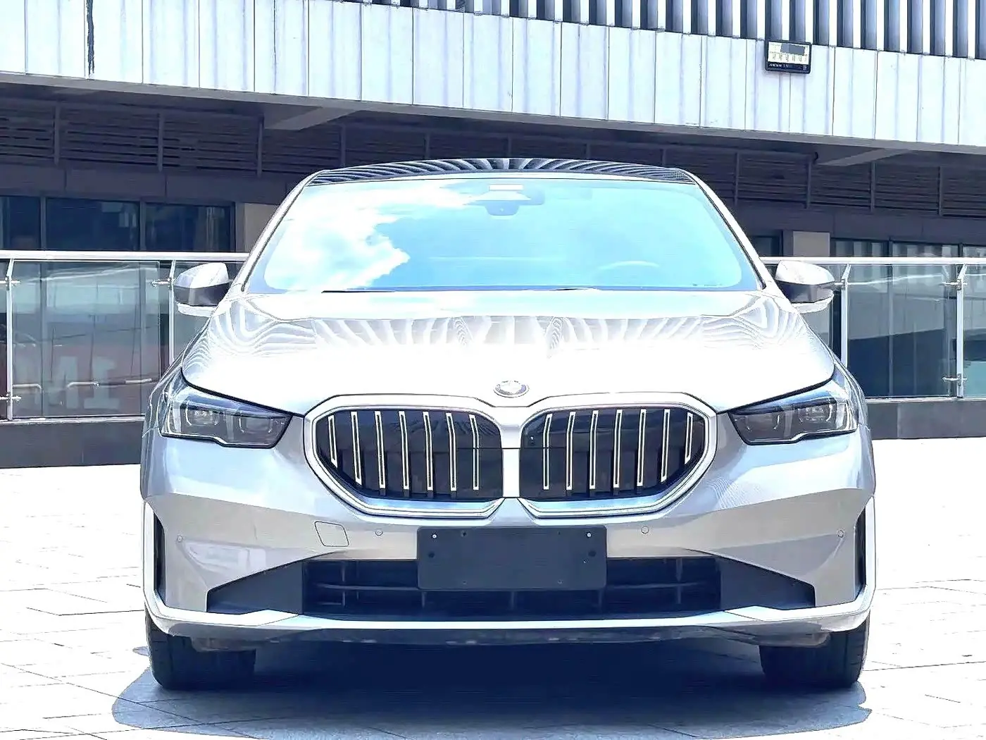 BMW 5 Series 2024 — Фото 2/14