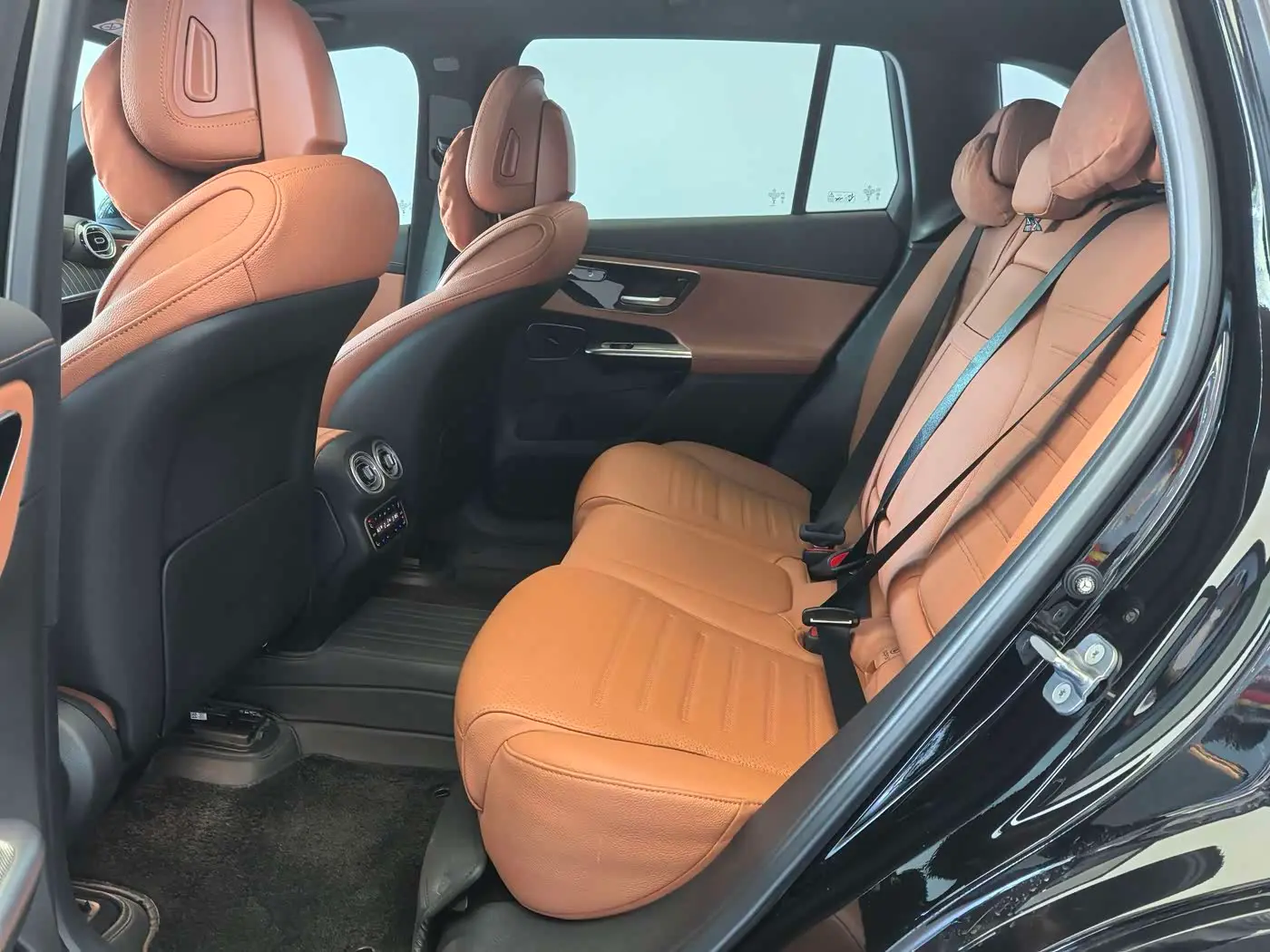 Mercedes-Benz GLC 2023 — Şəkil 15/18