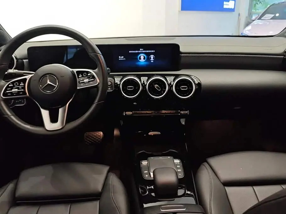 Mercedes-Benz A-Class 2021 — Şəkil 12/16