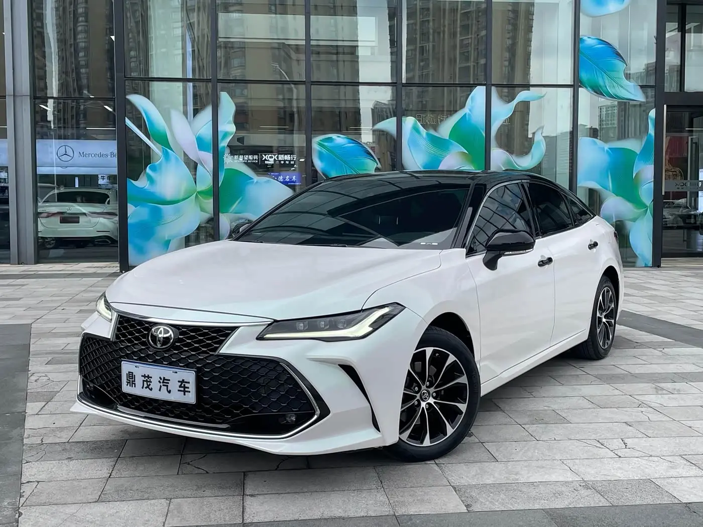 Toyota Avalon 2023 — Photo 1/20
