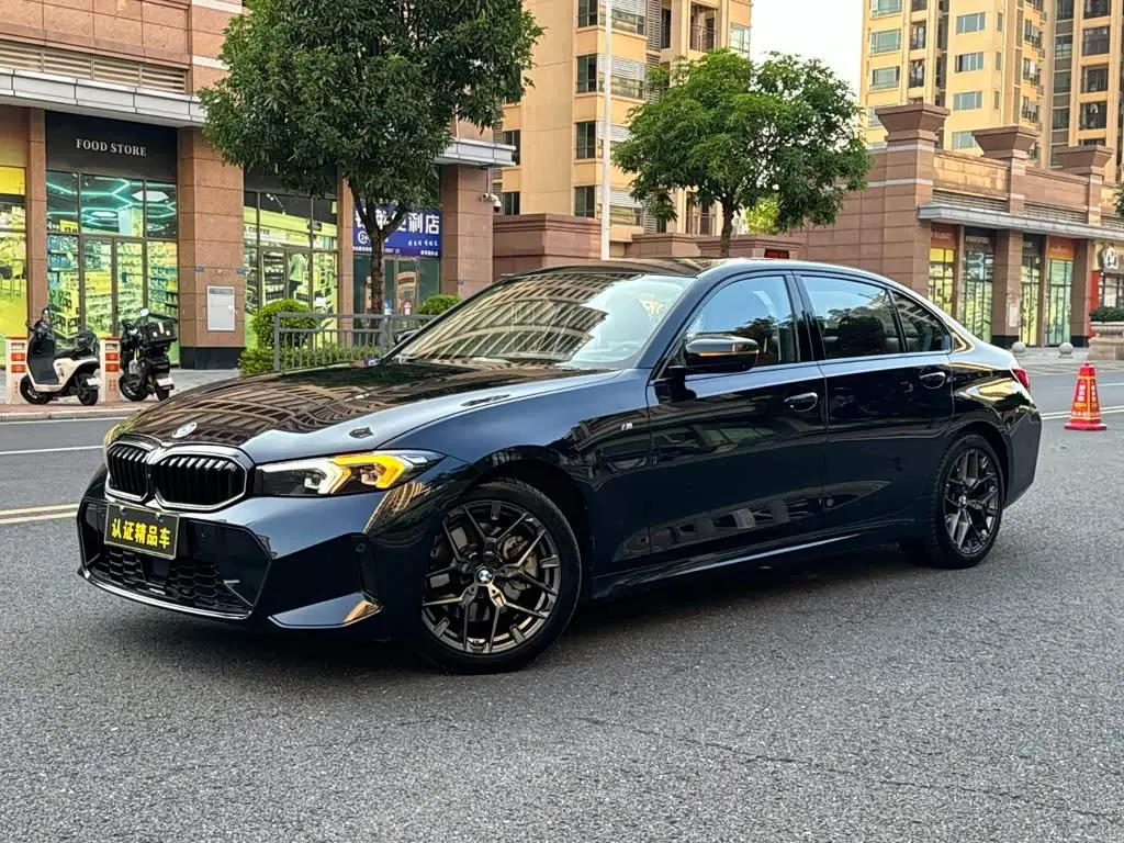 BMW 3 Series 2025 — Photo 1/20