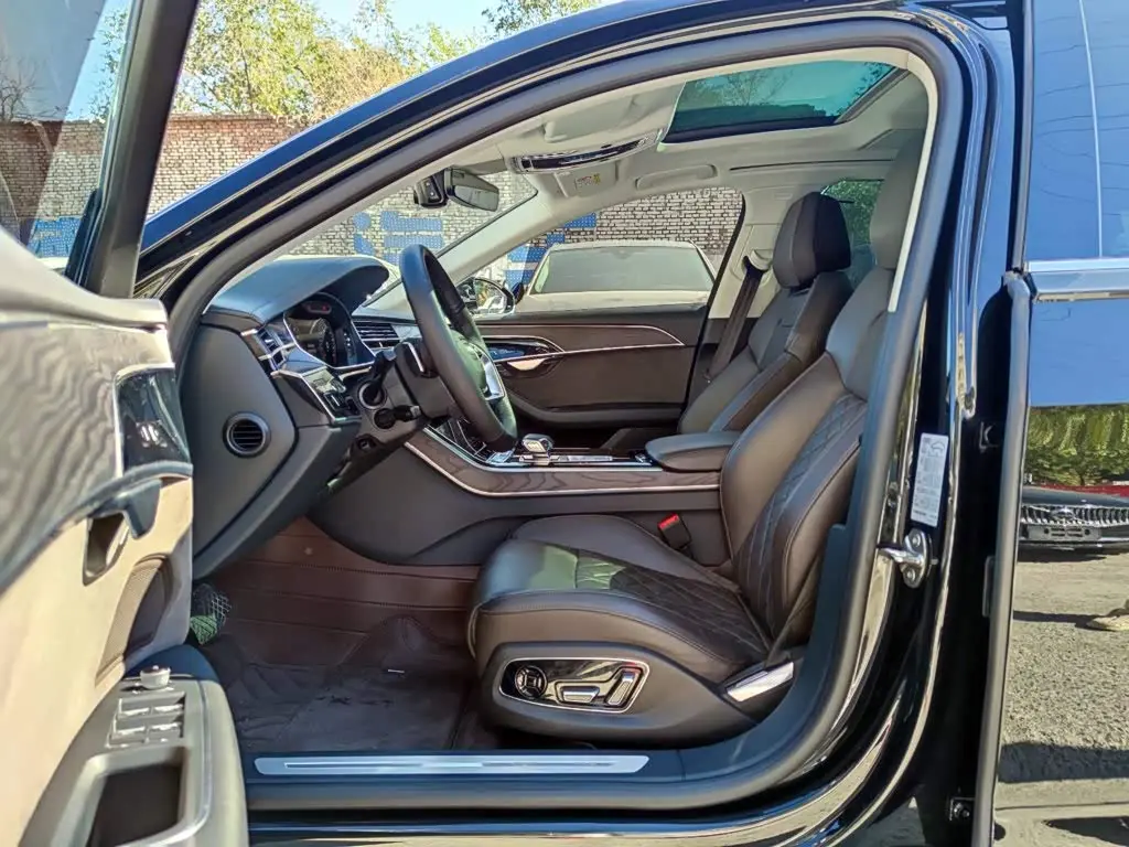 Audi A8 2022 — ფოტო 7/20