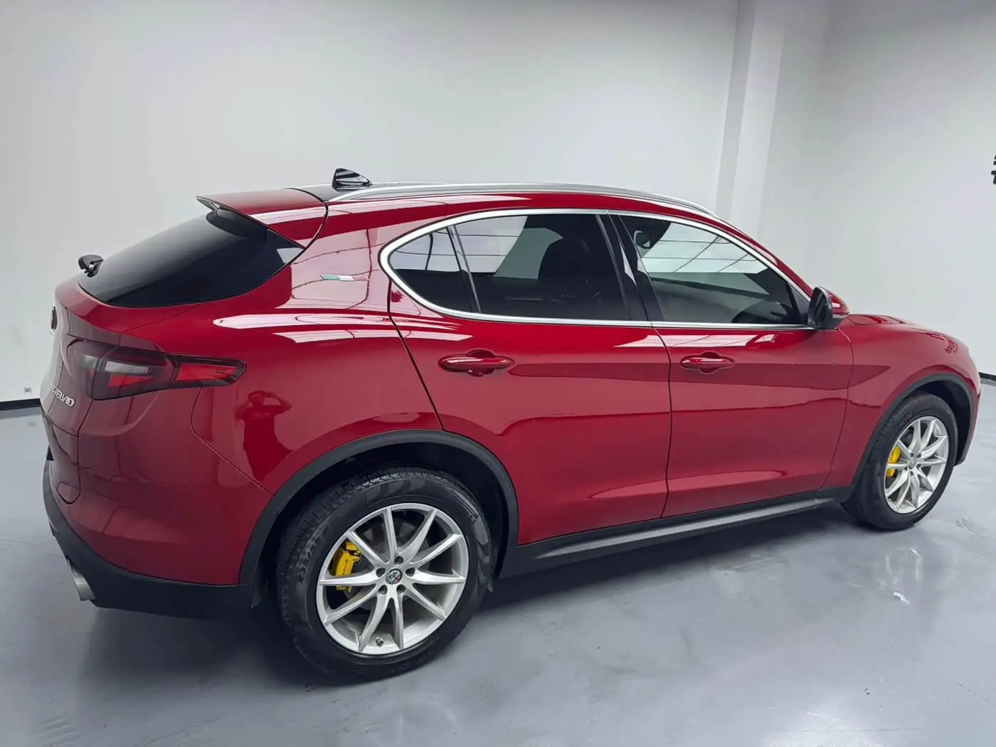 Alfa Romeo Stelvio 2020 — Фото 8/9