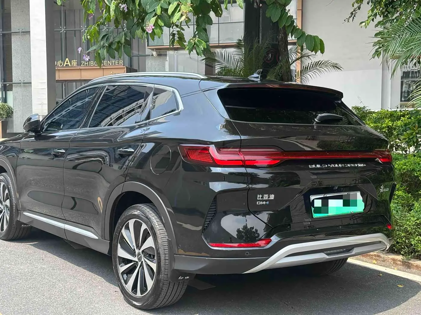 BYD Song PLUS PHEV 2023 — Photo 10/20