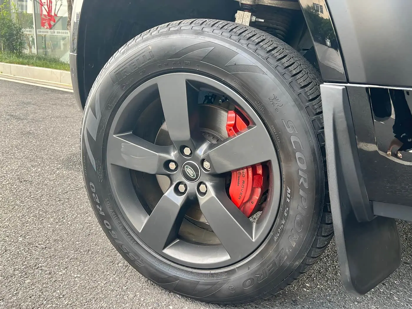 Land Rover Defender 2025 — Photo 15/17