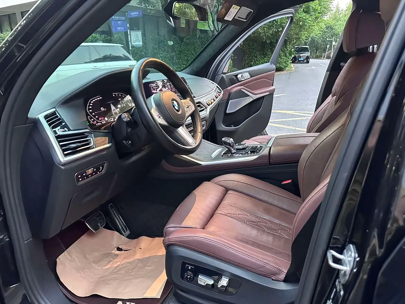 BMW X7 2020 — Photo 12/20