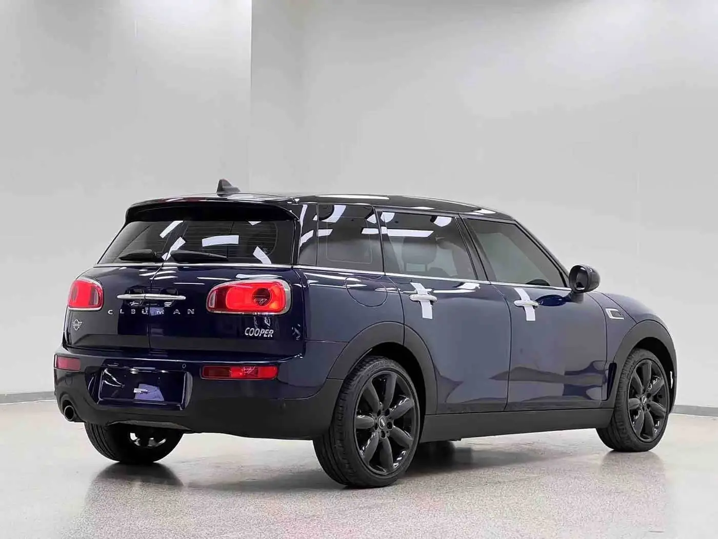 MINI CLUBMAN 2019 — Photo 7/20