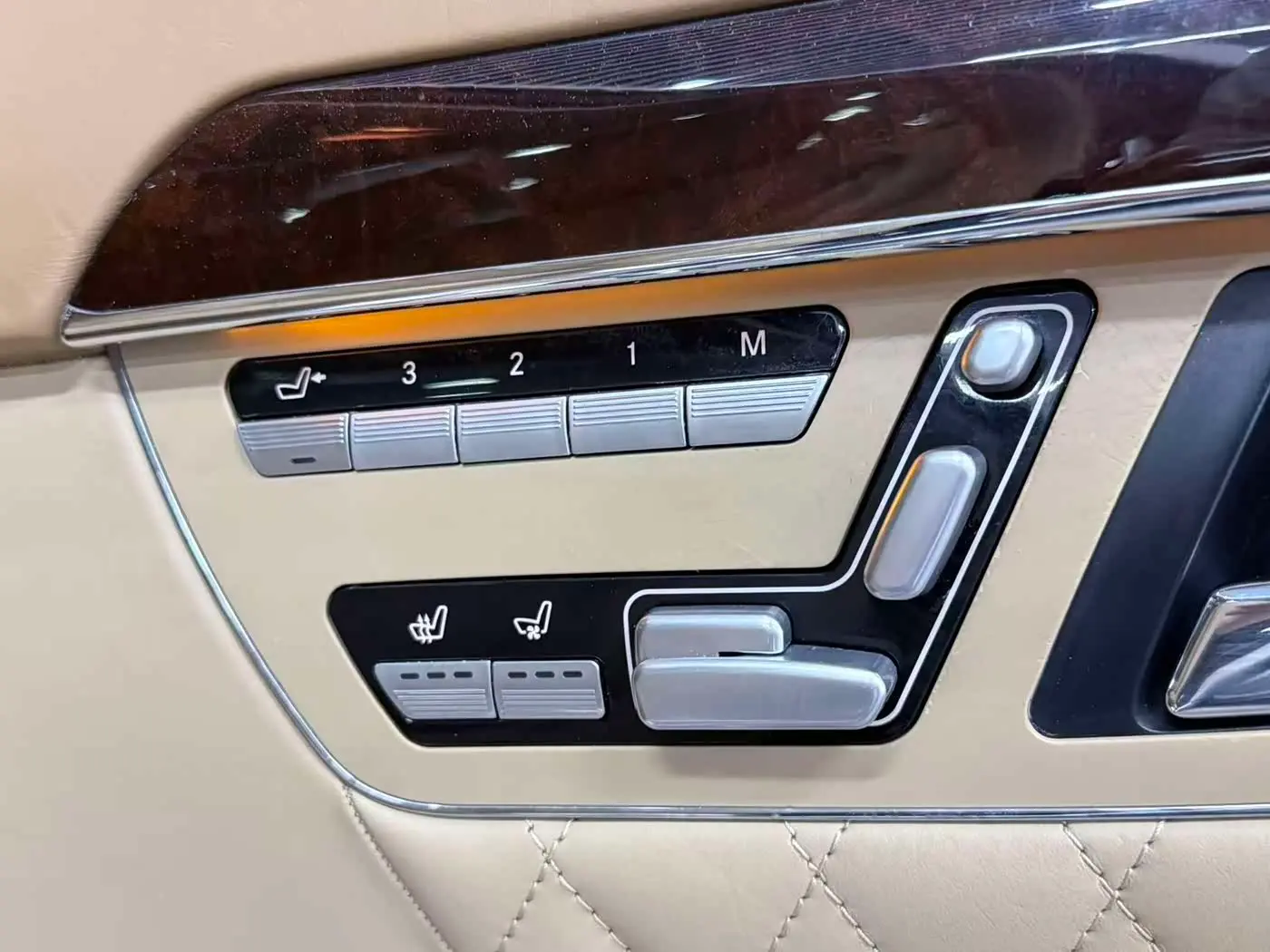 Mercedes-Benz S-Class AMG 2011 — Фото 16/20