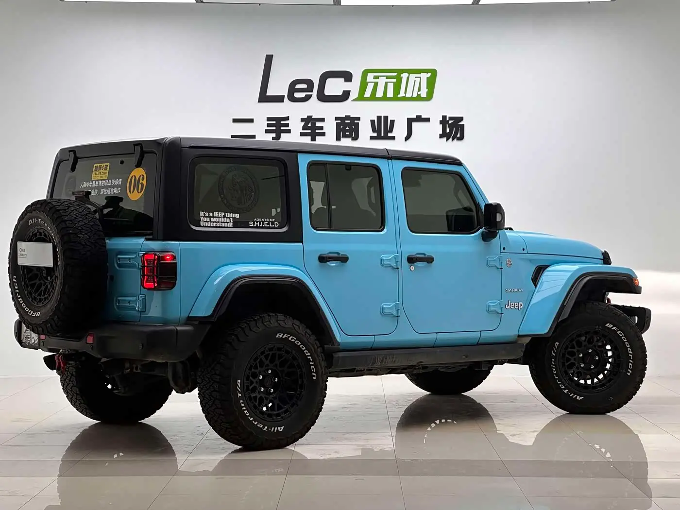 Jeep Wrangler 2023 — Фото 4/18
