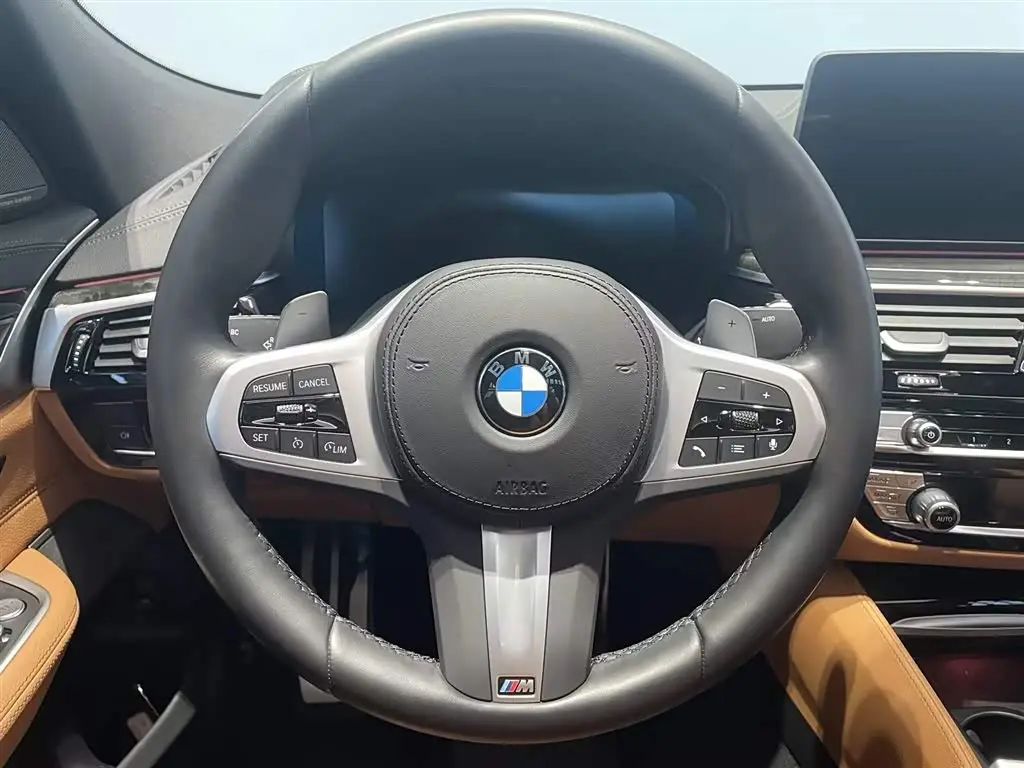 BMW 6 Series GT 2023 — Şəkil 14/18