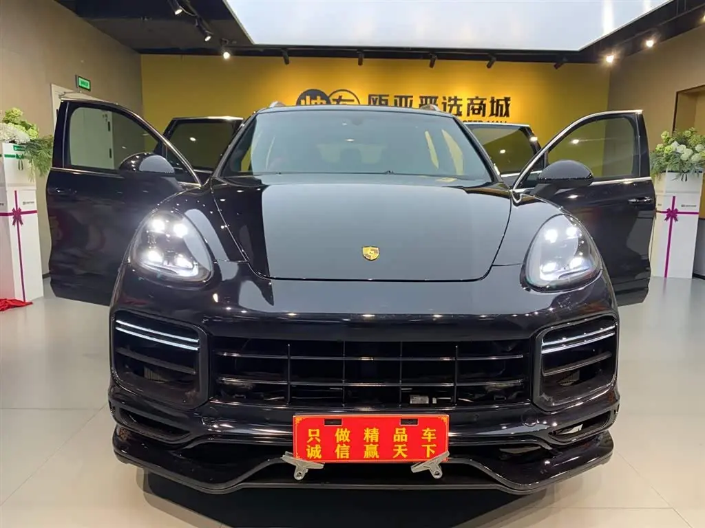 Porsche Cayenne 2012 — Photo 2/20