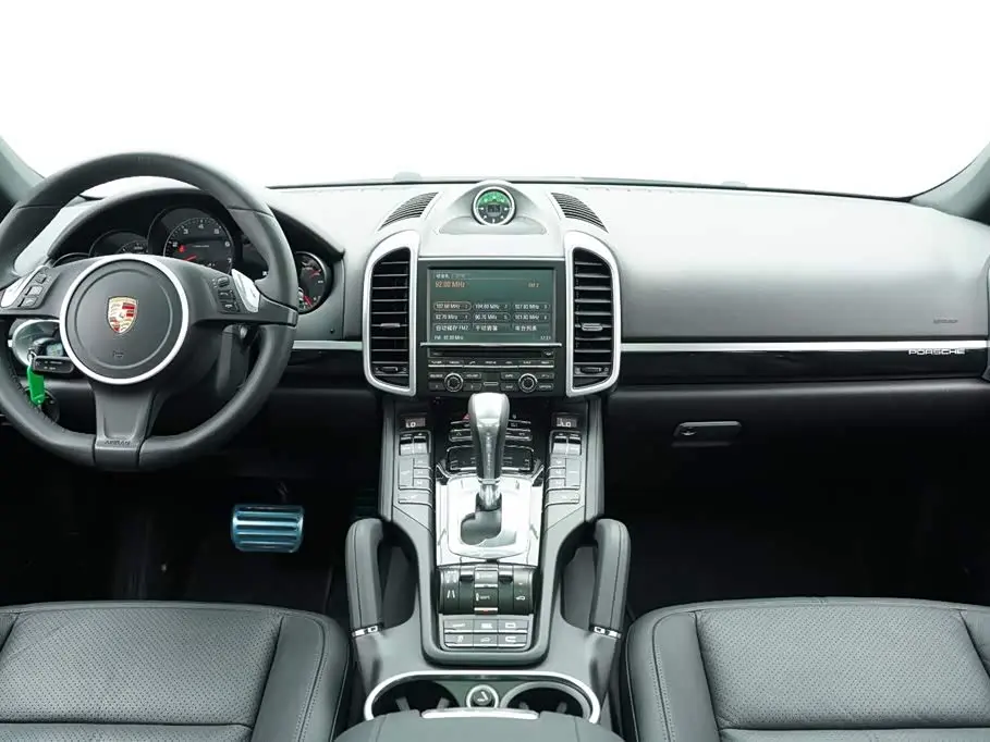 Porsche Cayenne 2013 — Photo 16/20