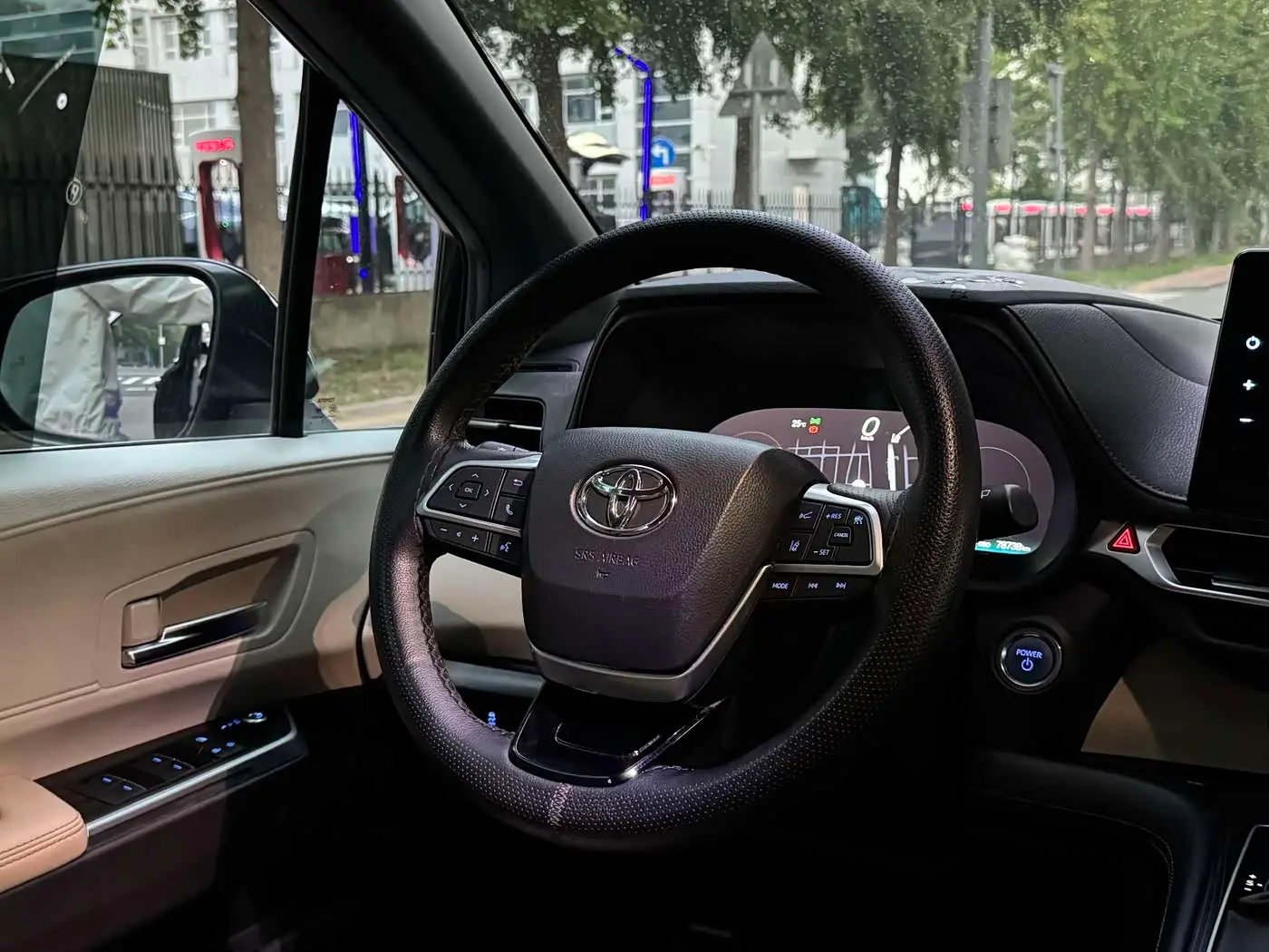 Toyota Sienna 2022 — Photo 10/20