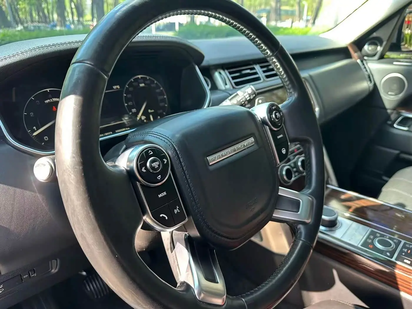 Land Rover Range Rover 2015 — Photo 10/20