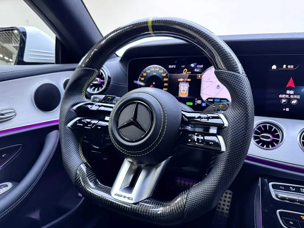 Mercedes-Benz E-Class 2021 — Photo 13/19