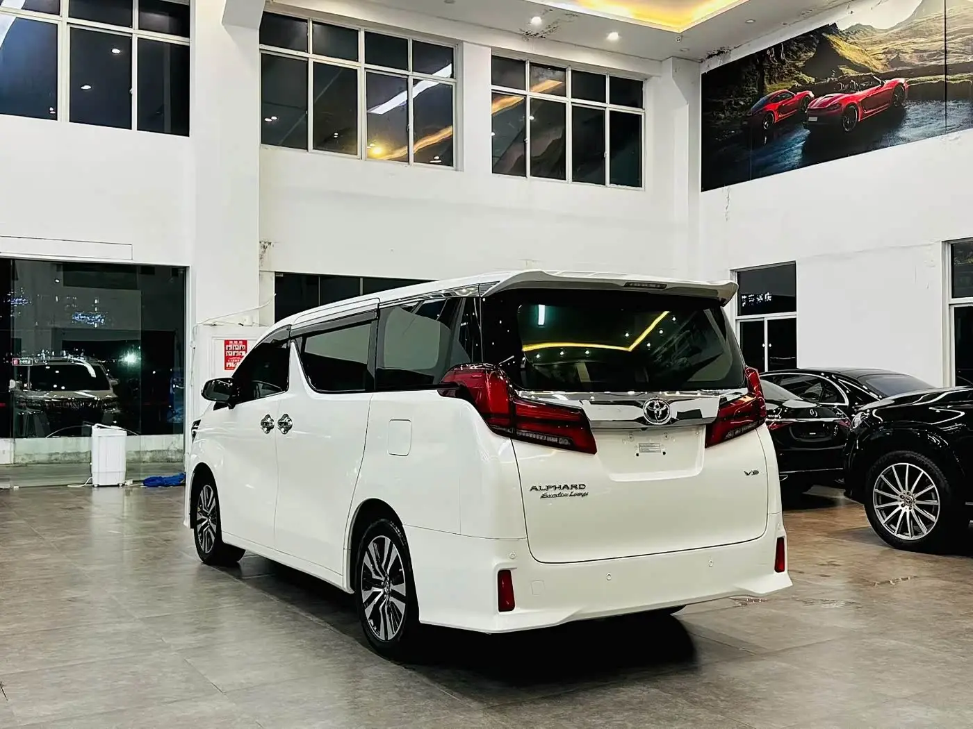 Toyota Alphard 2018 — Photo 4/9