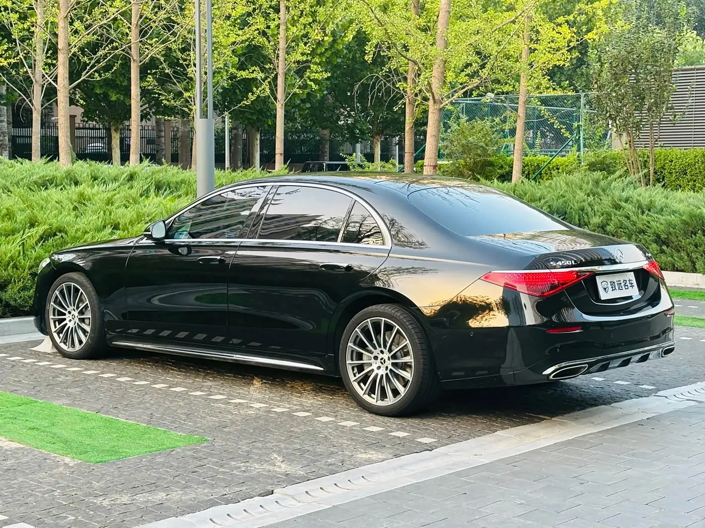 Mercedes-Benz S-Class 2022 — Photo 6/20