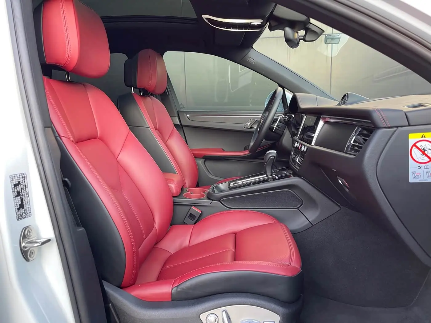 Porsche Macan 2024 — Фото 17/17