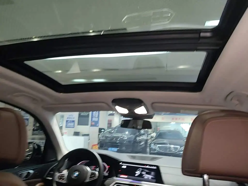 BMW X5 2021 — Photo 18/20