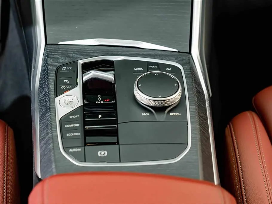 BMW 3 Series 2025 — Фото 14/20