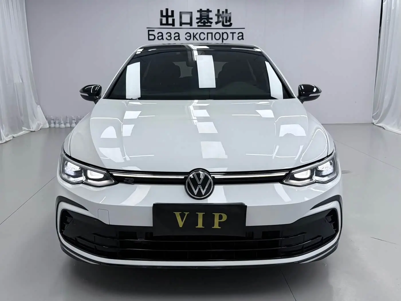 Volkswagen Golf 2022 — Photo 2/19
