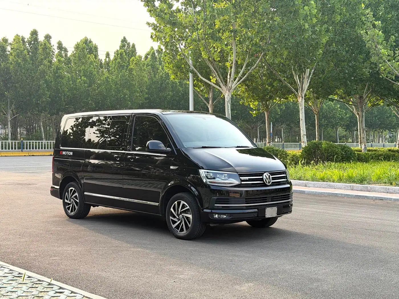 Volkswagen Multivan 2019 — Фото 3/20