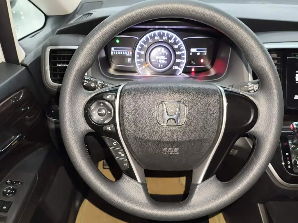 Honda Odyssey 2018 — Photo 10/16