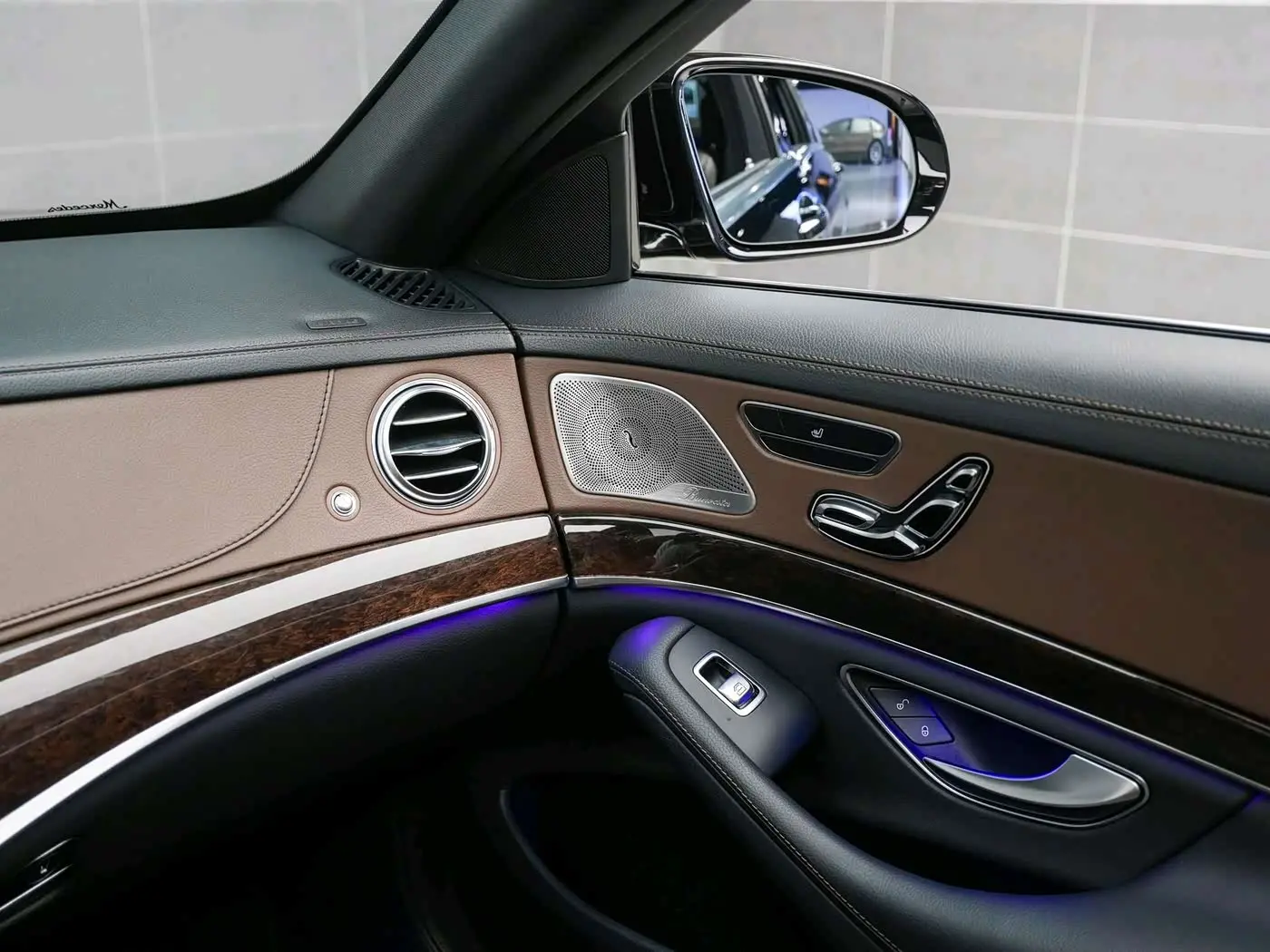 Mercedes-Benz S-Class 2020 — Photo 10/17