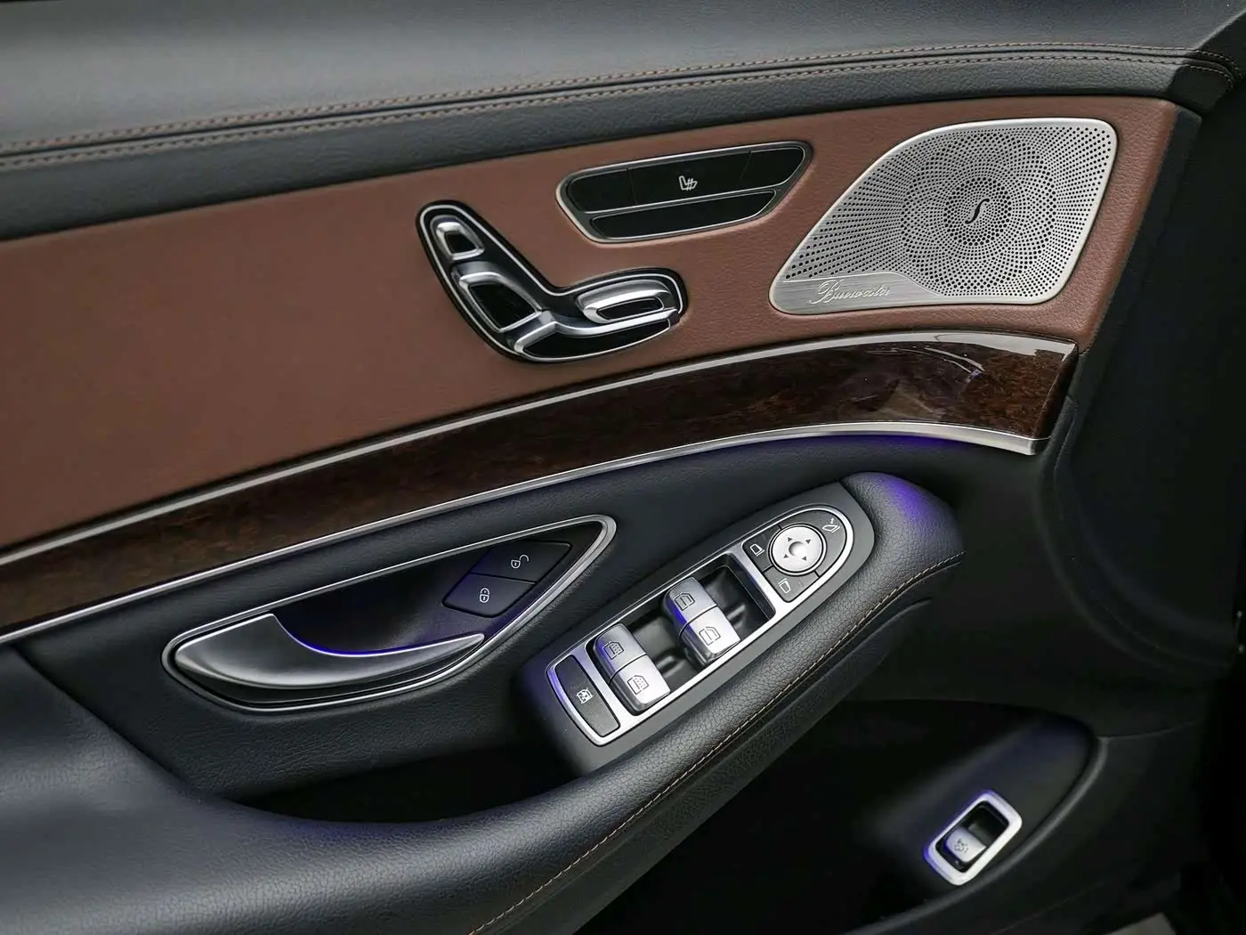 Mercedes-Benz S-Class 2020 — Photo 7/17